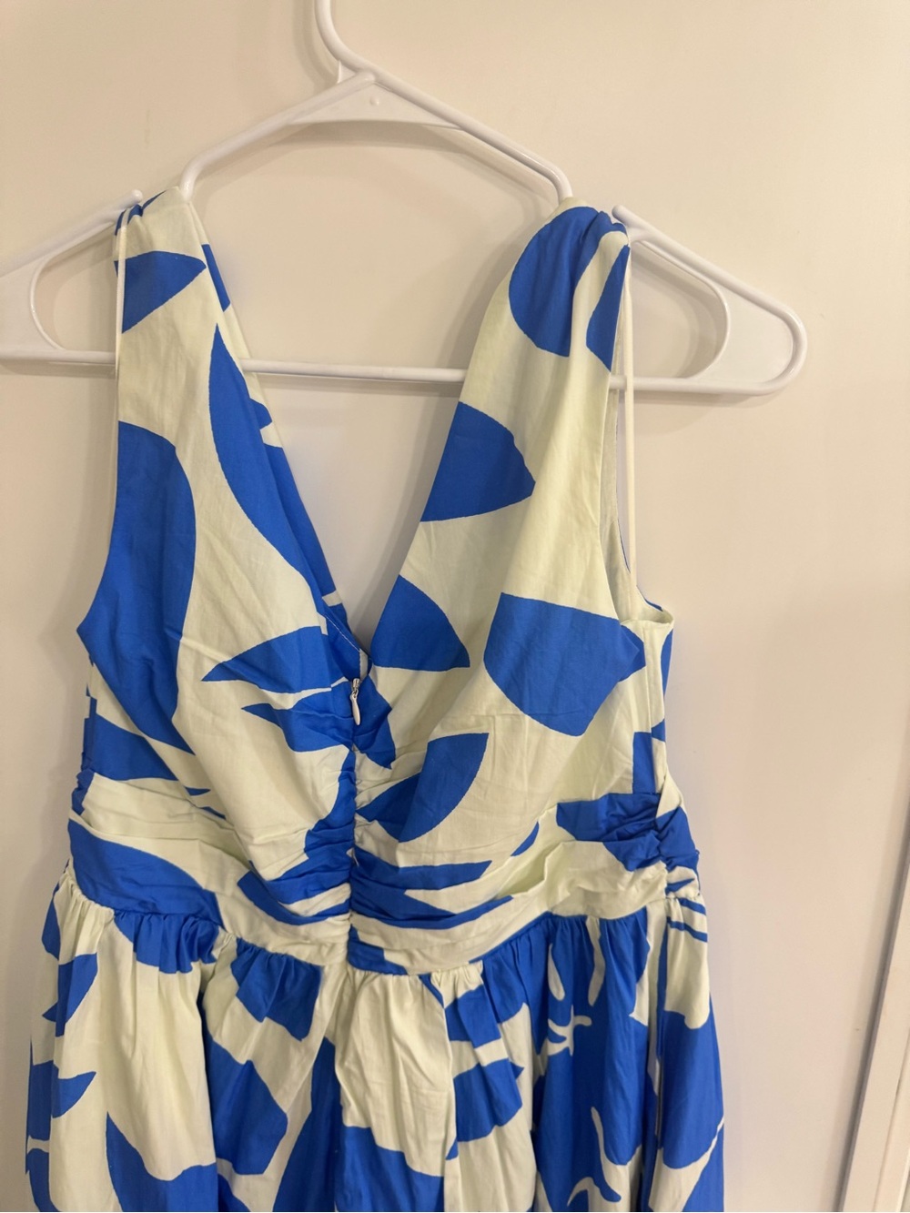 Hyacinth House Tuckernuck Sleeveless Blue & White Floral Print Carson Maxi Dress - Picture 7 of 10